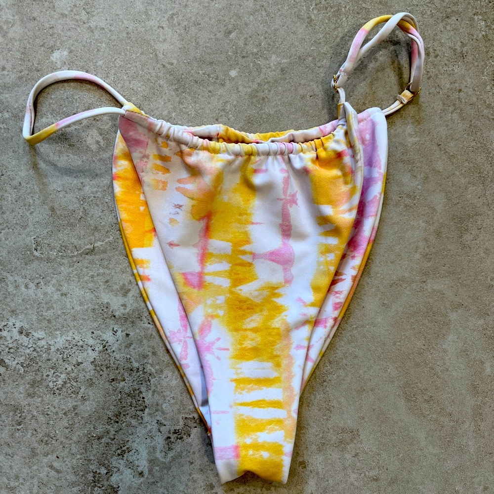 SKATIE Bobbi Bottom Size Small